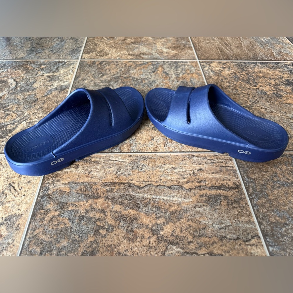 Oofos OOahh Slip On Comfort Slide Sandal- Navy Blue, Women’s 7/Men’s 5